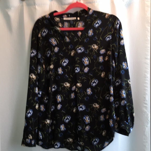 Violet & Claire Tops - Pretty, floral Violet & Claire 3/4 sleeve blouse